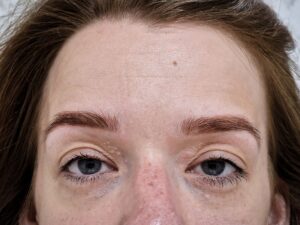 Cejas con henna en Gijón