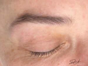 laminado de cejas en Gijón - foto del antes