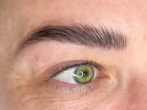 laminado de cejas en Gijón - foto del después